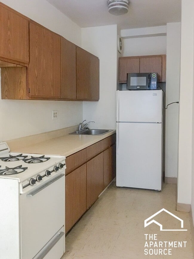 property at 540 W Briar Pl