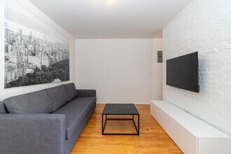 334 E 96th St, Unit SI ID1032040P in New York, NY - Foto de edificio - Building Photo