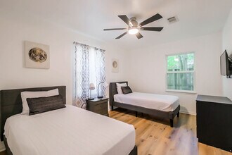 6705 Lodge St in Houston, TX - Building Photo - Building Photo