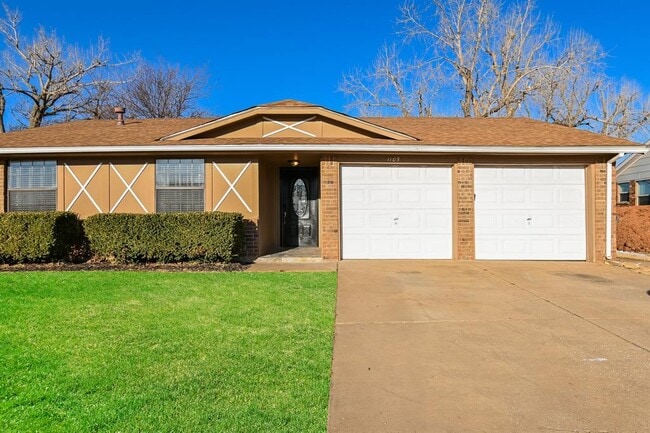 property at 1105 S Avery Dr