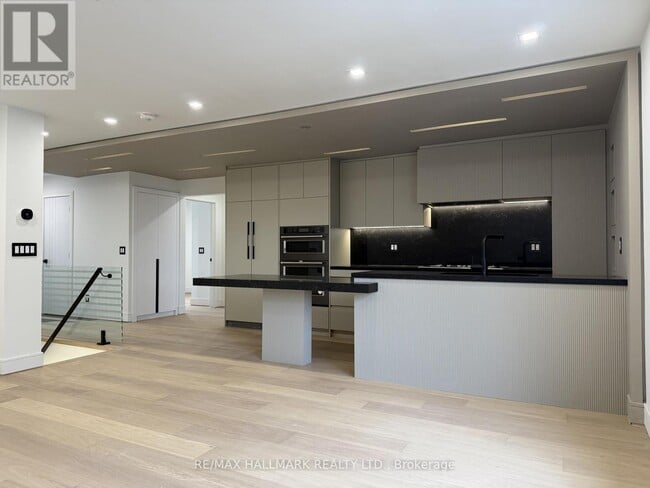 property at 189 Lloyd Ave