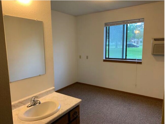 418 5th Ave S-Unit -Any in St. Cloud, MN - Building Photo - Building Photo