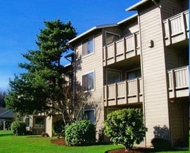 Parkwood Apartments in Kent, WA - Building Photo - Building Photo