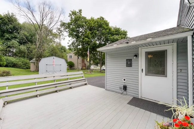 property at 34 Saybrook Rd