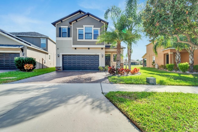 10035 Ivory Dr in Ruskin, FL - Foto de edificio - Building Photo