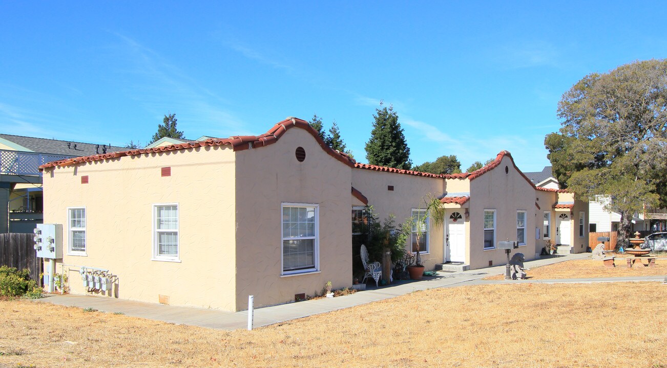 801-807 E 4th St in Benicia, CA - Building Photo