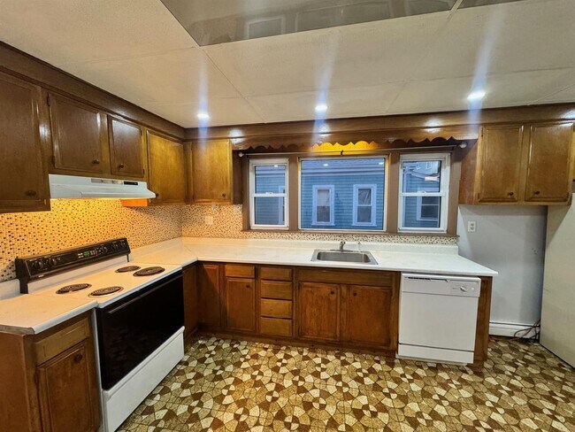 95 Kidder Ave, Unit 2