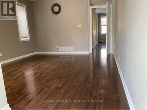 619 Clearbrook Dr in Ottawa, ON - Building Photo - Building Photo