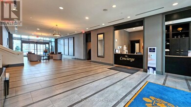 11-411 Bronte Rd in Oakville, ON - Building Photo - Building Photo
