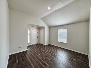 11703 Elizabeth Ct in Pinehurst, TX - Building Photo - Building Photo