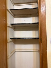 365 Ellis Ave, Unit 4 in Iowa City, IA - Foto de edificio - Building Photo