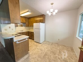344 W 4th Ave in Chico, CA - Building Photo - Building Photo
