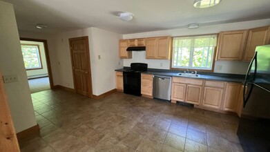 275 Mast Rd in Durham, NH - Building Photo - Building Photo
