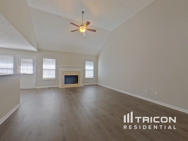 property at 6821 Hickory Hollow Dr