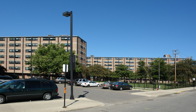 Archer Courts Apartments in Chicago, IL - Building Photo - Building Photo