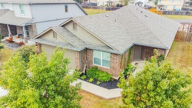 204 Llano River Trail in Hutto, TX - Building Photo - Building Photo