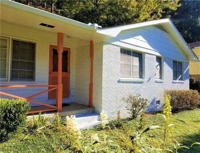 2467 Woodside Way in Chamblee, GA - Building Photo - Building Photo