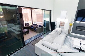 5629 Matalee Ave in Dallas, TX - Building Photo - Building Photo