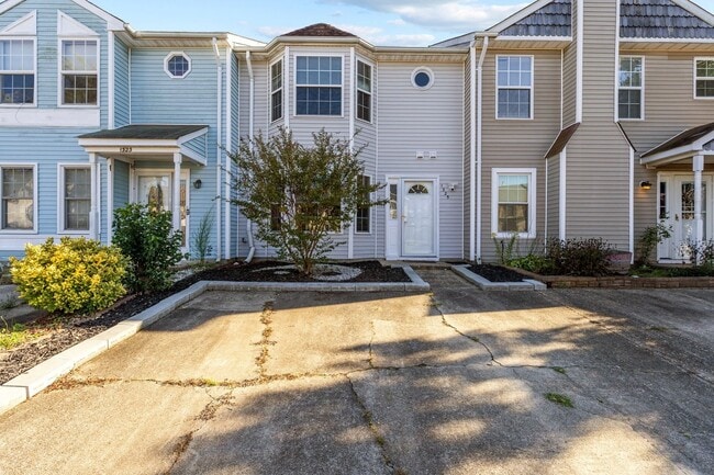 1325 Orillia Rd