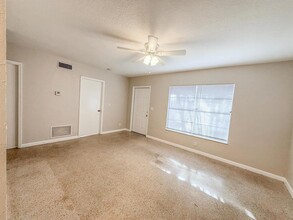 1210 SW 26th St, Unit 4 in Fort Lauderdale, FL - Foto de edificio - Building Photo