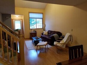 8920 Spring Ln in Woodbury, MN - Building Photo - Building Photo
