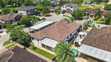 11730 SW 229th Ln in Miami, FL - Foto de edificio - Building Photo