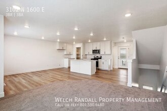 3102 N 1600 E in Layton, UT - Foto de edificio - Building Photo