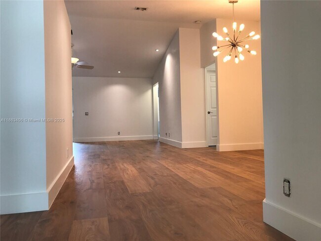 4265 Pine Ridge Ct in Weston, FL - Building Photo - Building Photo