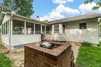 1117 Athena Way in St. Peters, MO - Foto de edificio - Building Photo