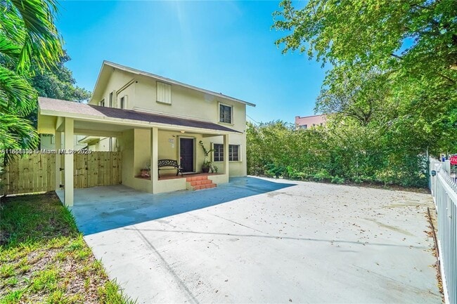 927 SW 15th Ave in Miami, FL - Building Photo - Building Photo