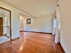 319 Alcatraz Ave in Oakland, CA - Building Photo - Building Photo