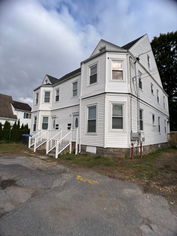 property at 11 Foskett Ct