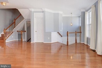 18818 Silverwood Terrace in Leesburg, VA - Building Photo - Building Photo