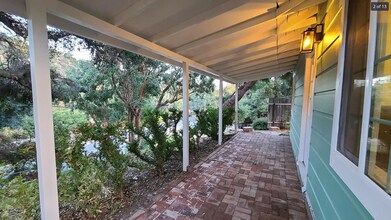 1501 Old Topanga Canyon Rd in Topanga, CA - Foto de edificio - Building Photo