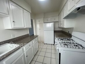 622 E 97th St in Inglewood, CA - Building Photo - Building Photo