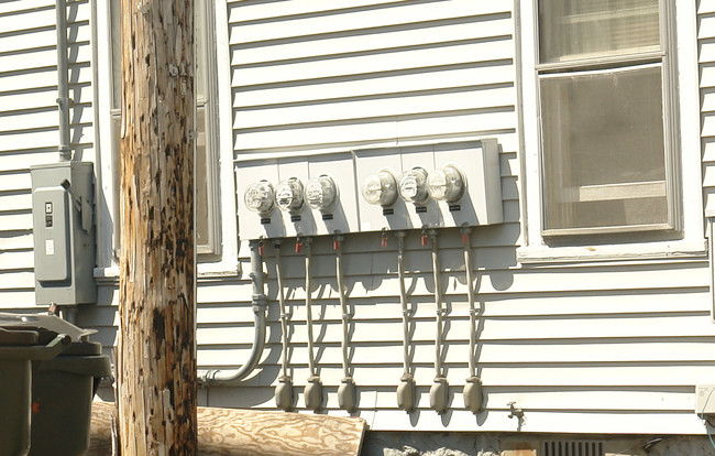 Red Oak Apartments in Manchester, NH - Building Photo - Building Photo