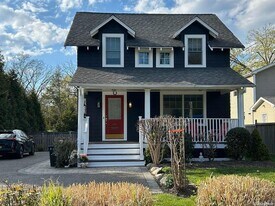 65 E Main St in Huntington, NY - Building Photo
