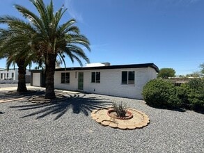 924 S Elmerita Ave in Tucson, AZ - Building Photo - Building Photo