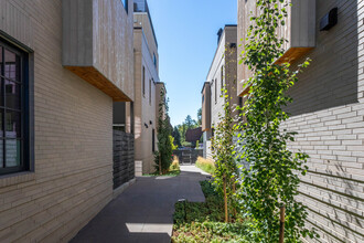 Pearl 21 Townhomes in Boulder, CO - Building Photo - Building Photo