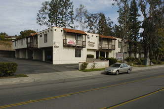 Vale Creek Villas Apartments in Vista, CA - Building Photo - Building Photo