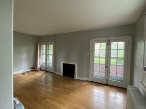5437 Wilkins Ave in Pittsburgh, PA - Building Photo - Building Photo