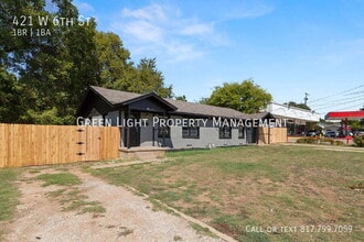 421 W 6th St in Irving, TX - Building Photo - Building Photo