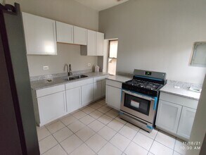 1262 S Fairfield Ave, Unit 2 in Chicago, IL - Building Photo - Building Photo