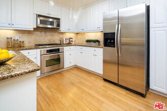 12975 Agustin Pl in Los Angeles, CA - Building Photo - Building Photo