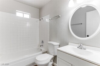 444 N 13th St in Las Vegas, NV - Building Photo - Building Photo