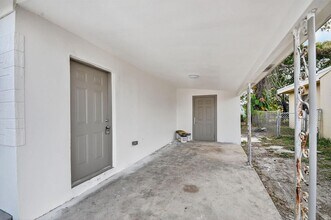 917 W 2nd St in West Palm Beach, FL - Building Photo - Building Photo