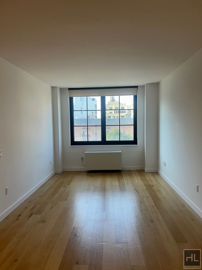 NORTHERN BOULEVARD in Queens, NY - Building Photo - Building Photo