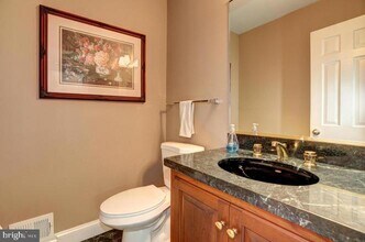 9915 S Glen Rd in Potomac, MD - Building Photo - Building Photo