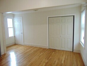 39 Bowen Ave in Medford, MA - Building Photo - Building Photo