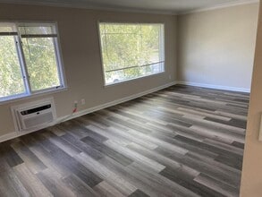 9421 W North Ave in Wauwatosa, WI - Building Photo - Building Photo